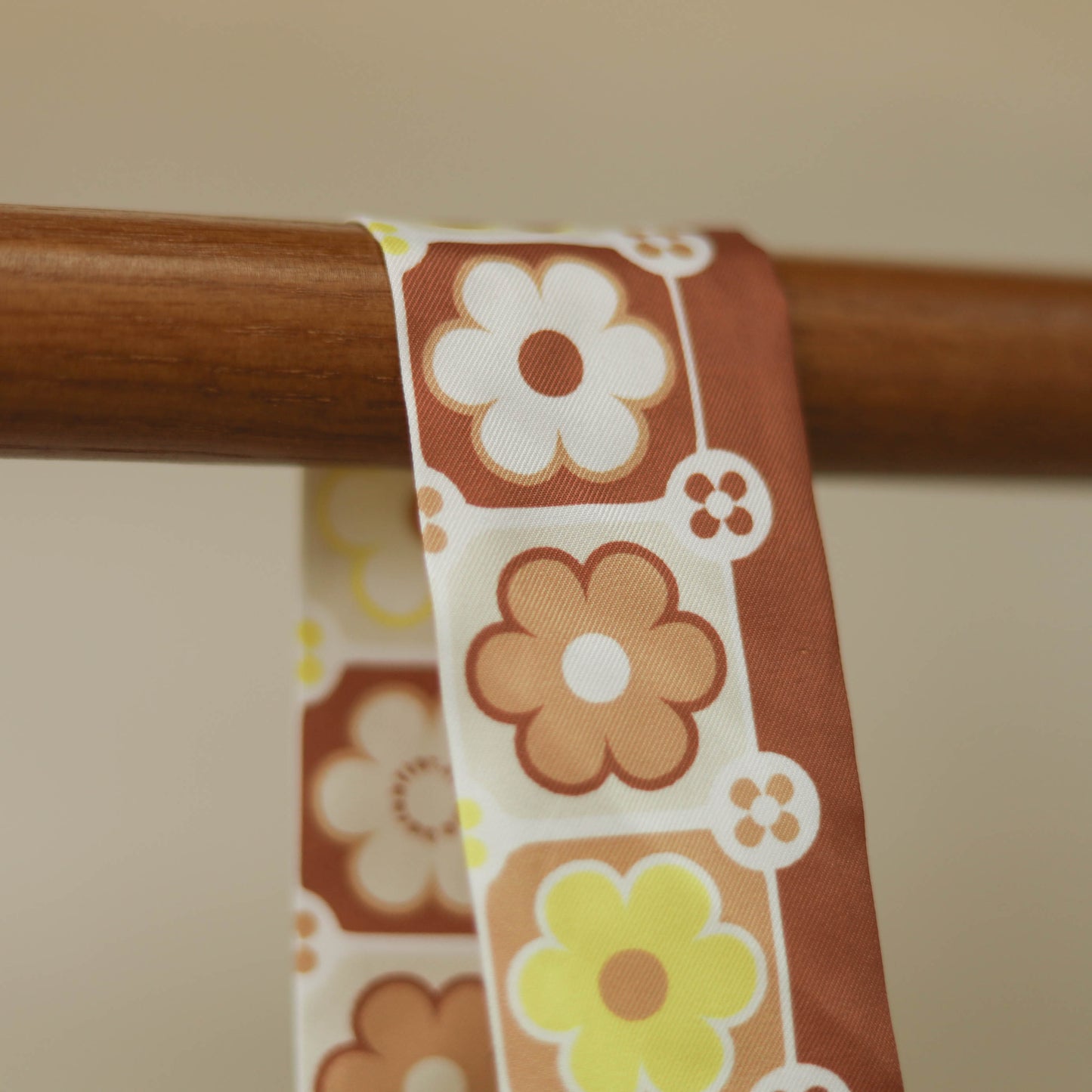 【絲巾】木春菊 𝐏𝐚𝐫𝐢𝐬 𝐃𝐚𝐢𝐬𝐲 ✿ DAY|花見 𝑩𝑳𝑶𝑺𝑺𝑶𝑴