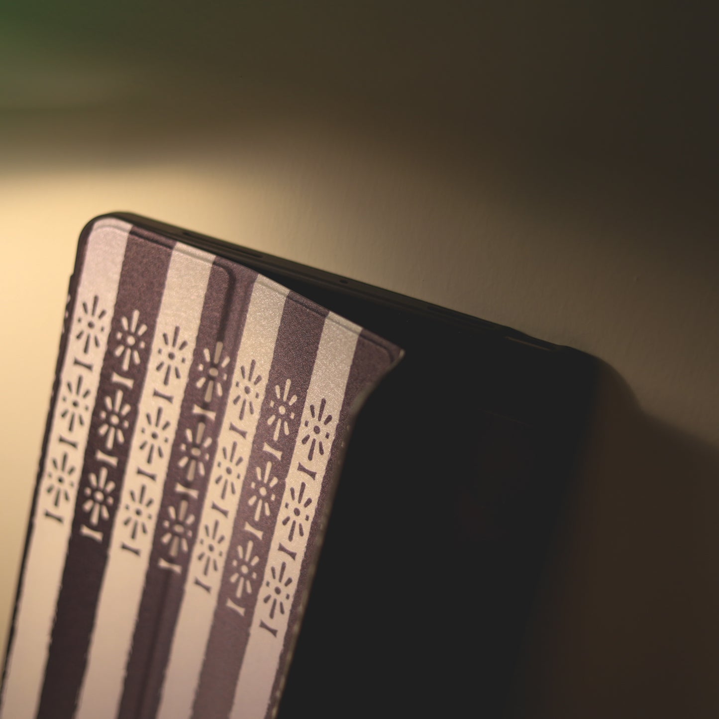 【 iPad Case 】☩ 通花鐵閘 ☩|映中後來系列