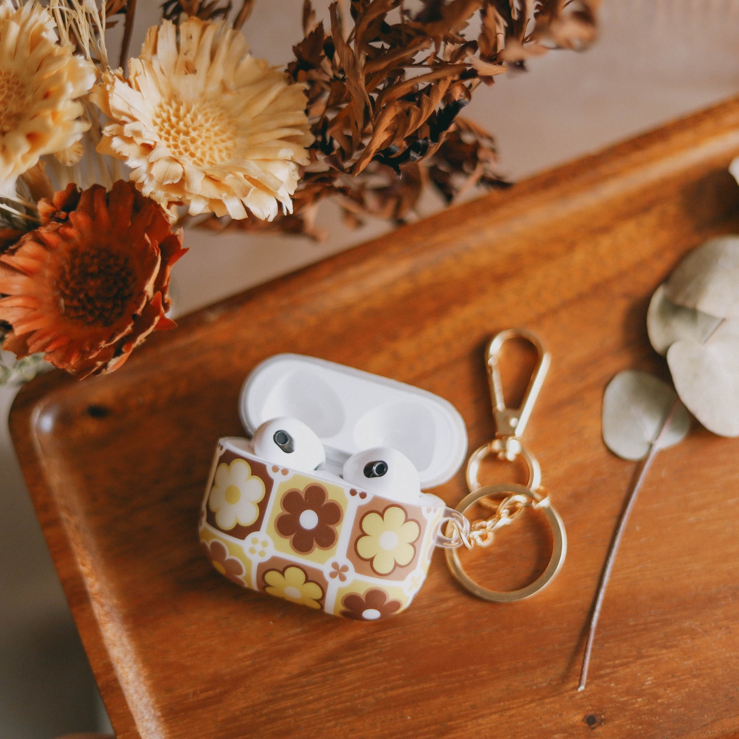 【AirPods Case】木春菊 𝐏𝐚𝐫𝐢𝐬 𝐃𝐚𝐢𝐬𝐲 ✿ 花見 𝑩𝑳𝑶𝑺𝑺𝑶𝑴|DAY