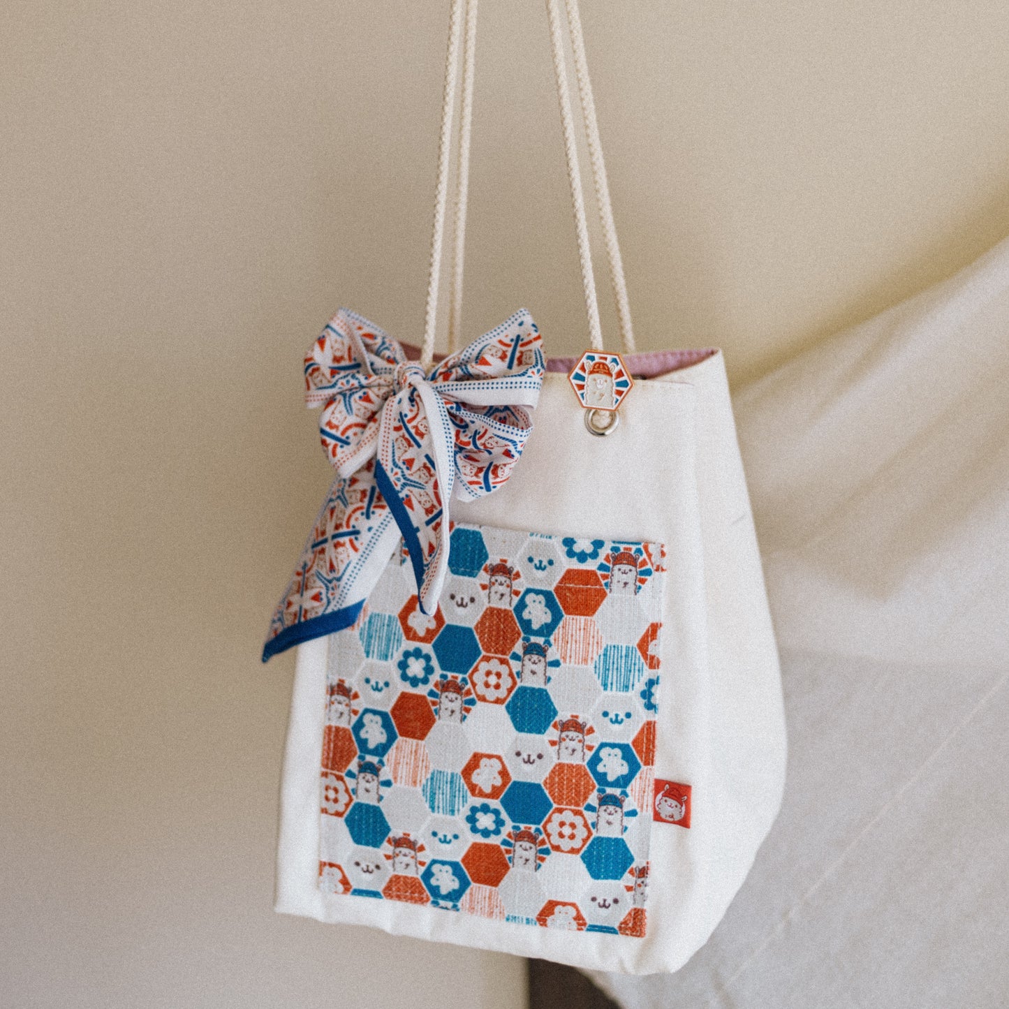 【漁夫袋】草泥馬|🦙 紅藍|六角磁磚系列 ϟ 米白