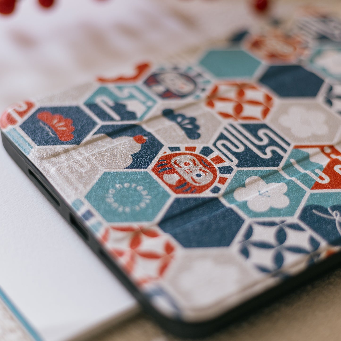 【 iPad Case 】達摩|🎏 藍紅|六角磁磚系列