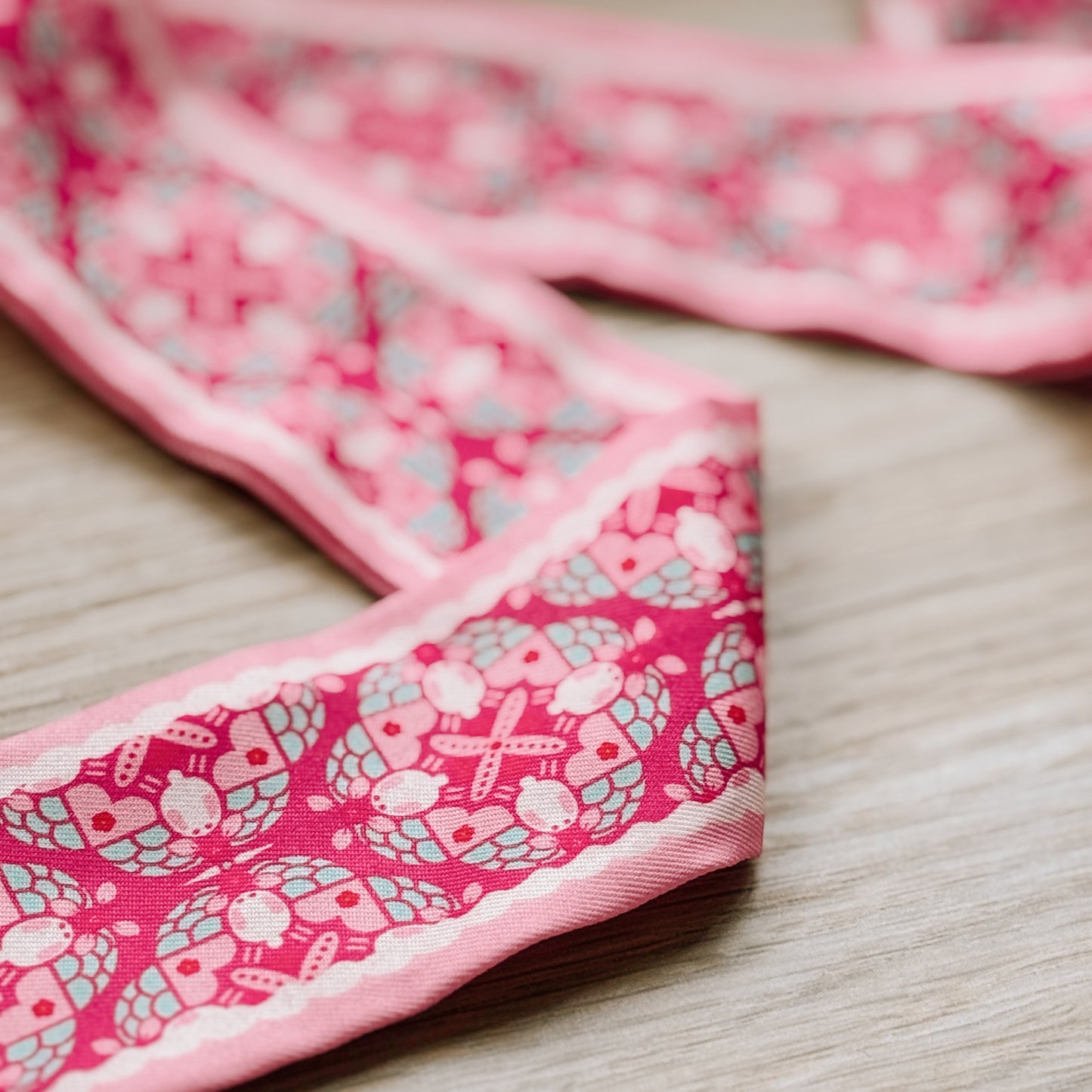 【絲巾】the Jade Rabbit 🐇 小玉兔|粉|磁磚系列