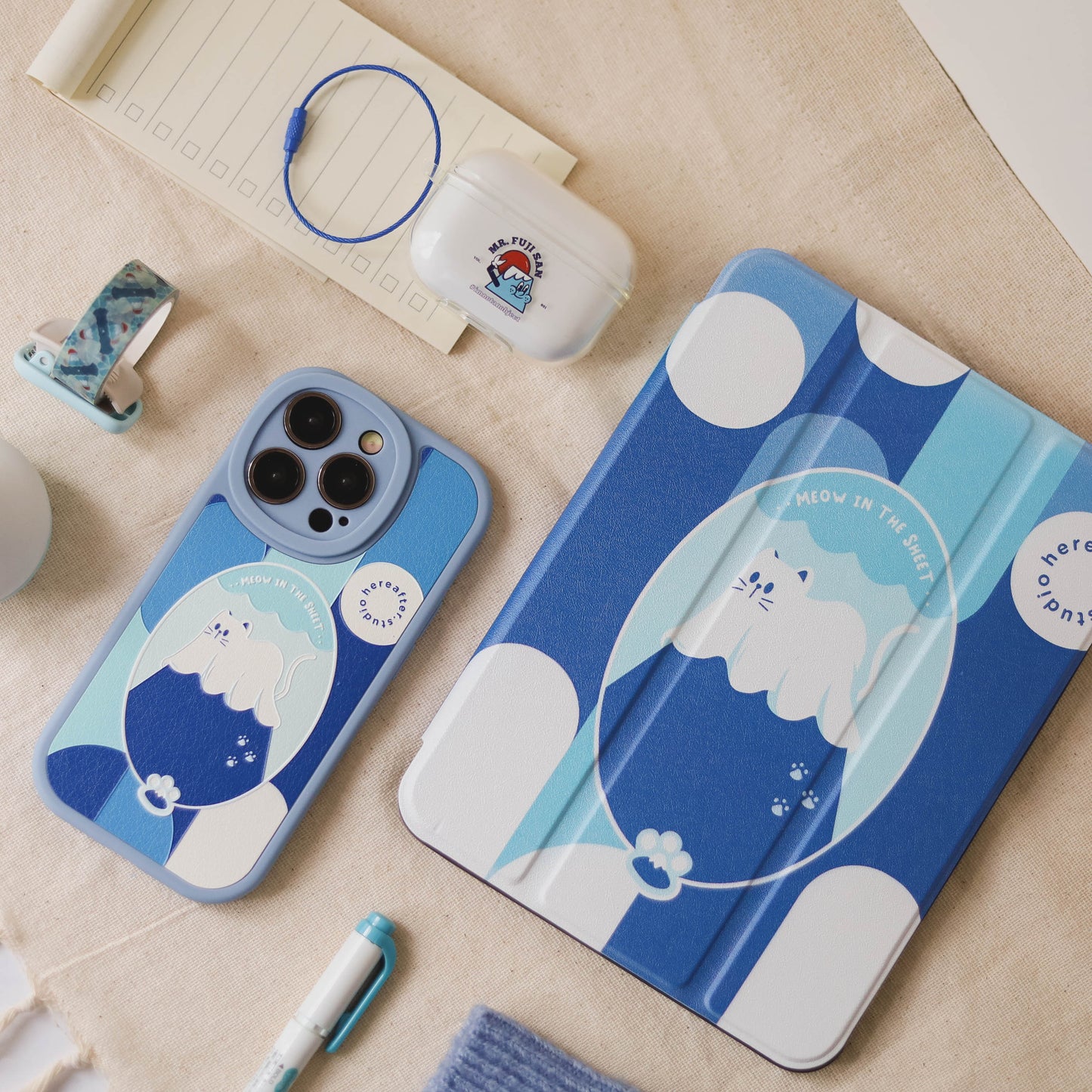 【 iPad Case 】^•ᴥ•^ Meow in the Sheet | Fuji 🗻