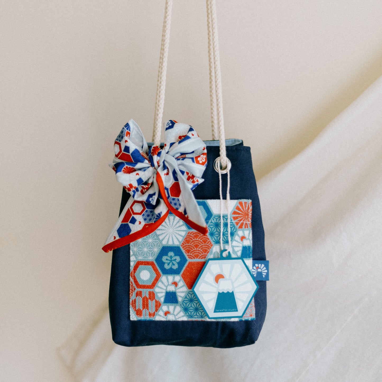 【漁夫袋】富士山 🗻｜紅｜六角磁磚系列 ϟ 深藍色