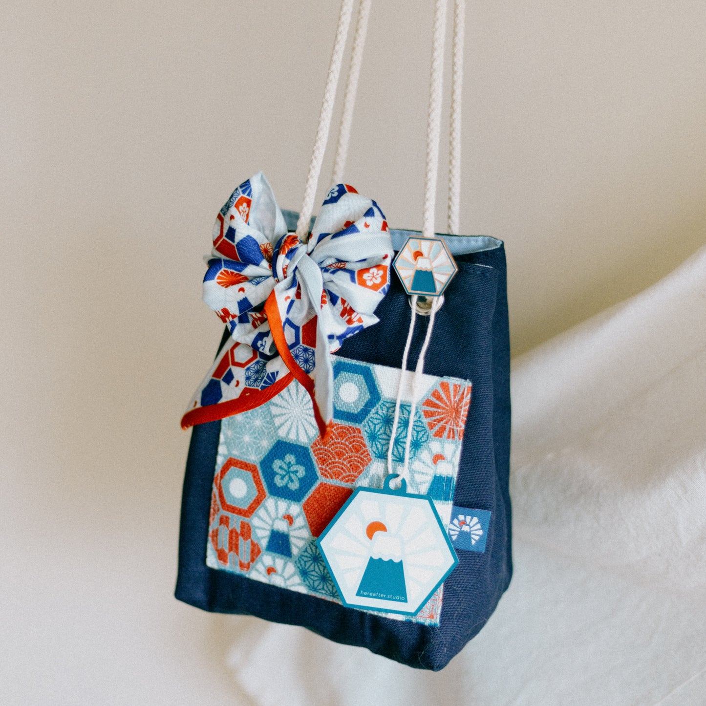 【漁夫袋】富士山 🗻｜紅｜六角磁磚系列 ϟ 深藍色