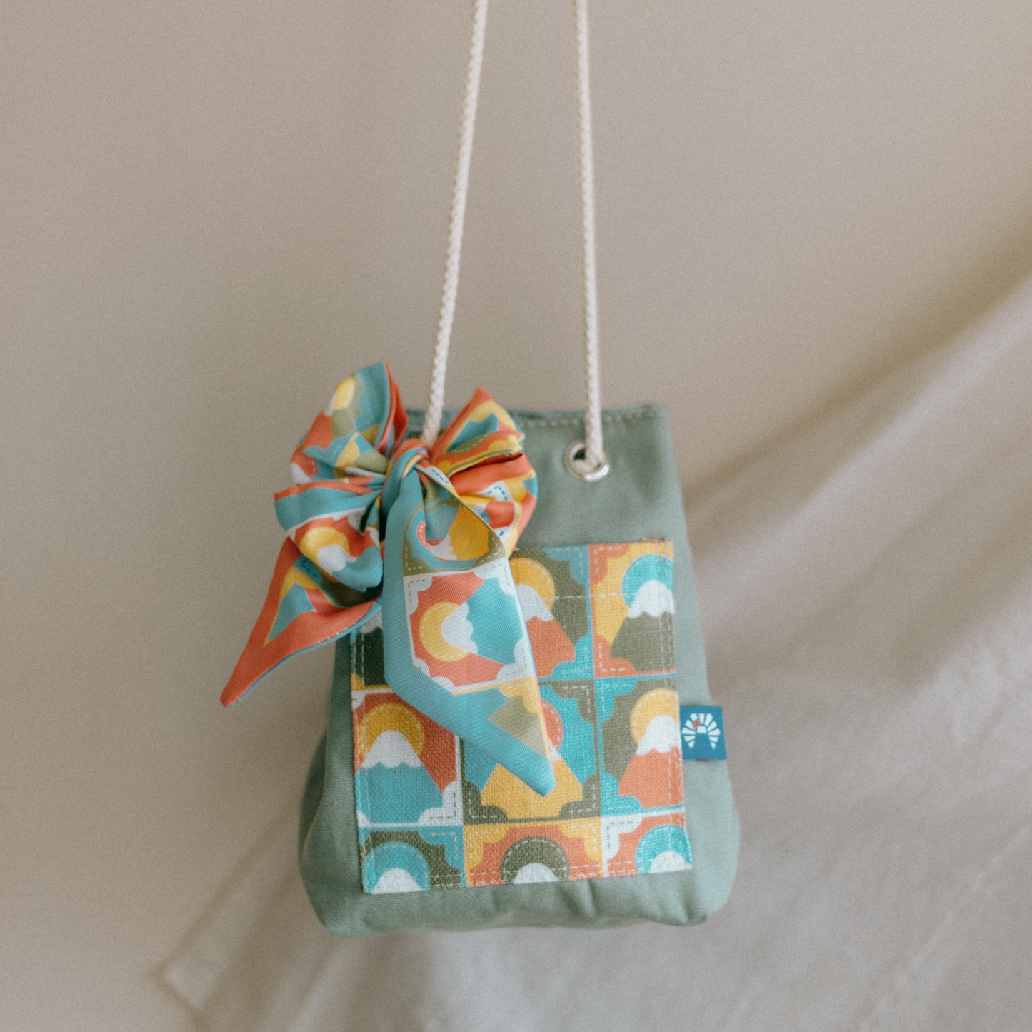 【漁夫袋】𝗣𝗔𝗦𝗧𝗘𝗟｜🪡 刺繡風 X 富士山 🗻 ϟ 湖綠色