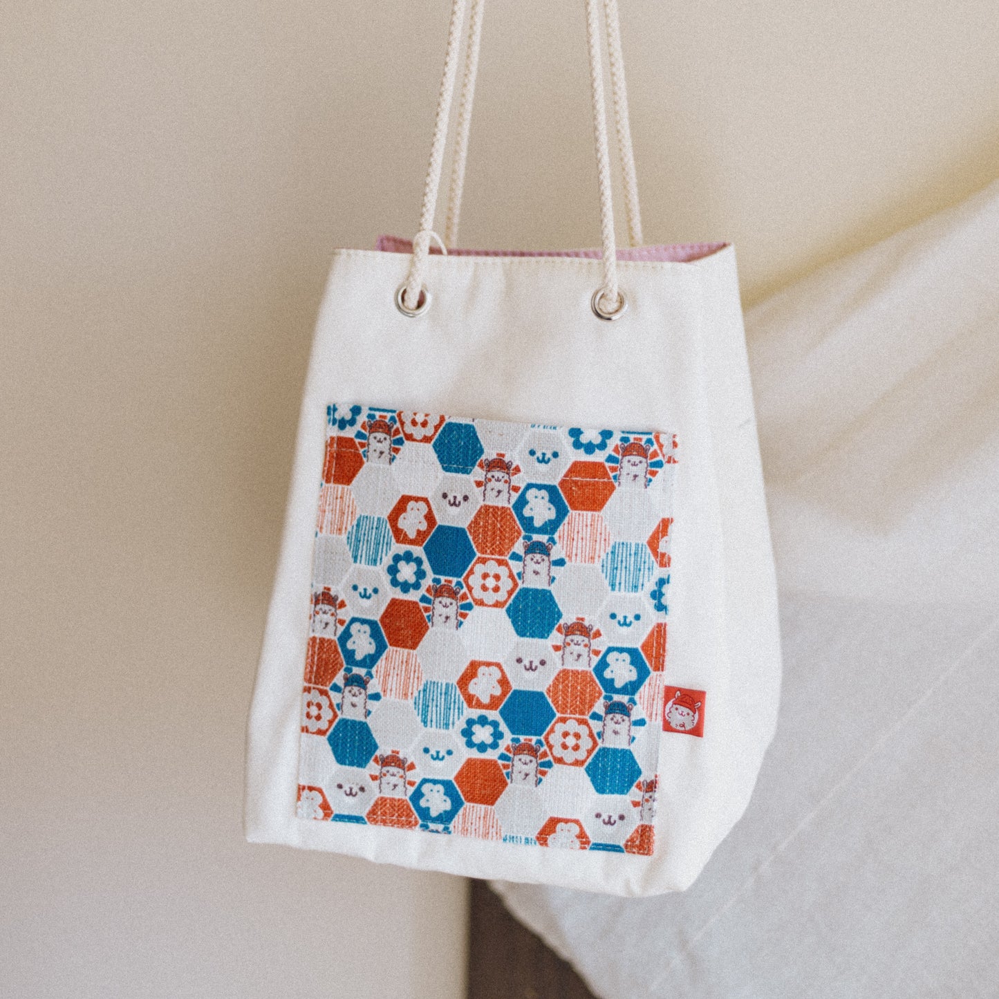 【漁夫袋】草泥馬｜🦙 紅藍｜六角磁磚系列 ϟ 米白