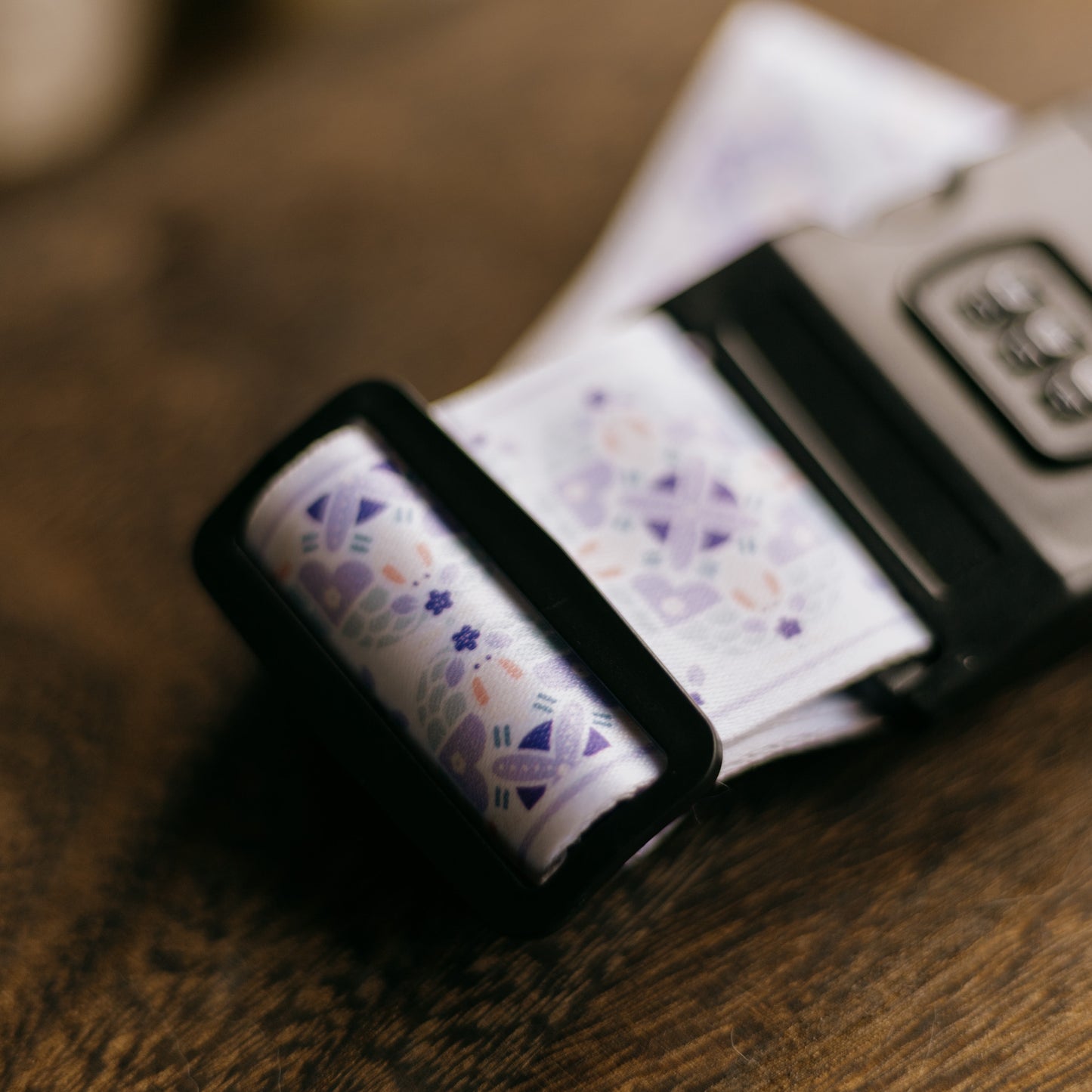 【行李帶】the Moonlight Rabbit 🐇 小月兔｜紫色｜磁磚系列