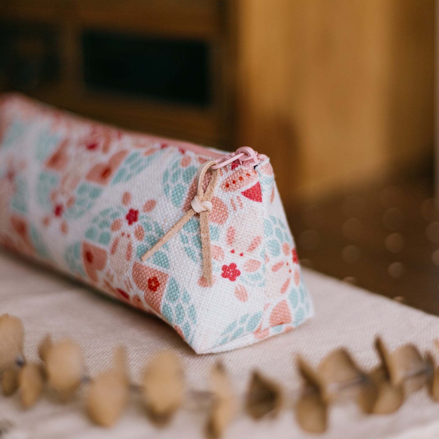 【三角拉鍊包】the Jade Rabbit 🐇 小玉兔｜粉｜磁磚系列