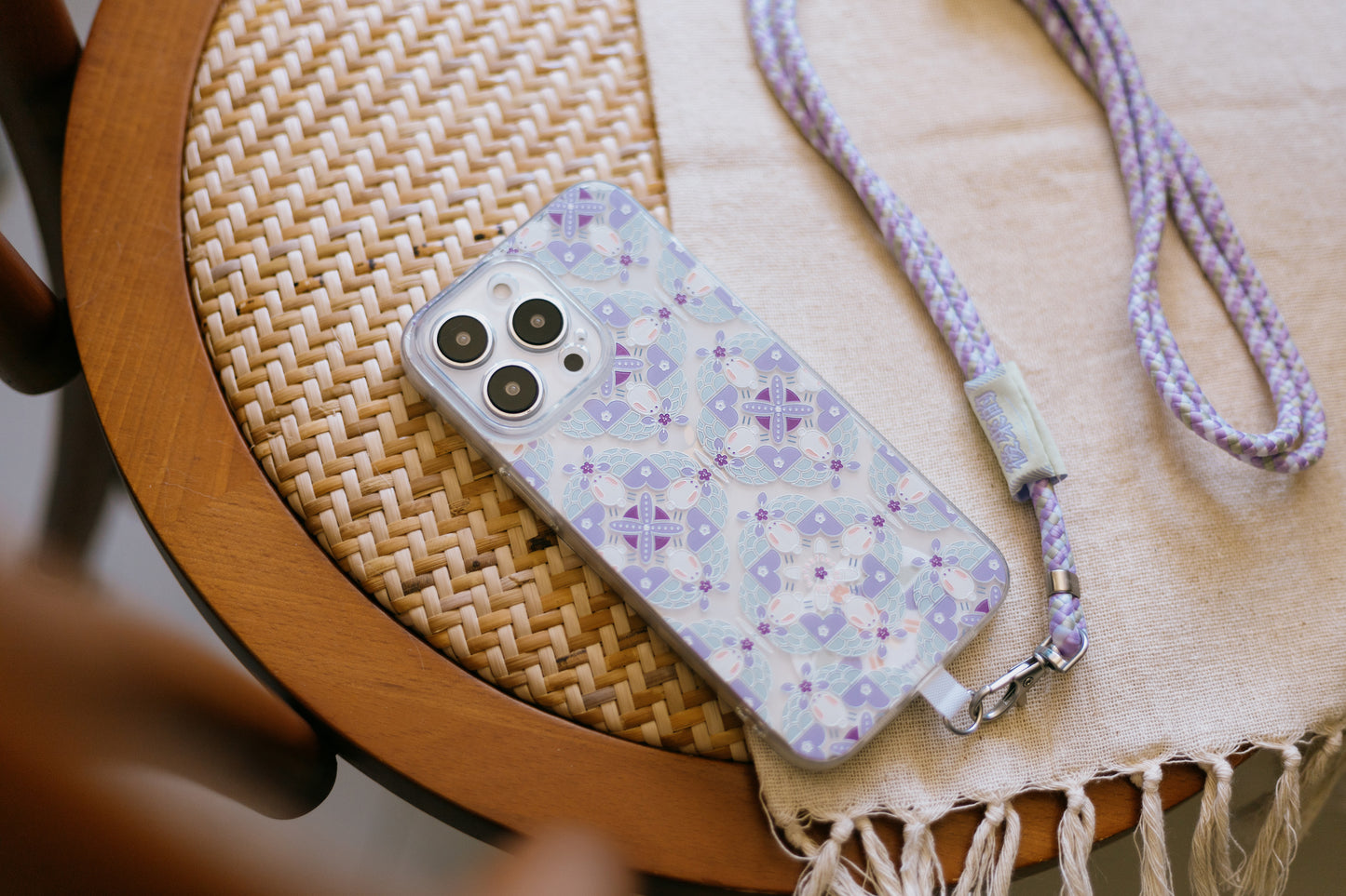 【手機掛繩】the Moonlight Rabbit 🐇 小月兔｜紫色｜磁磚系列